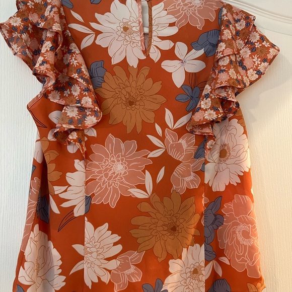 DR2 by Daniel Rainn Daniel Rainn Floral Double Ruffle Sleeve Top - Picture 2 of 4